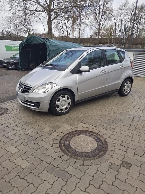 Gebraucht Mercedes A160 90 PS (66 kW) 2009 Silber Limousine