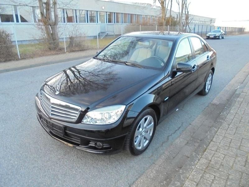 Gebraucht Mercedes C180 156 PS (114 kW) 2010 Schwarz Limousine