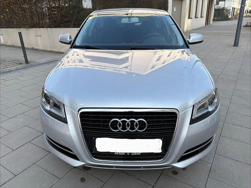 Gebraucht Audi A3 Attraction 125 PS (91 kW) 2011 Silber Kleinwagen