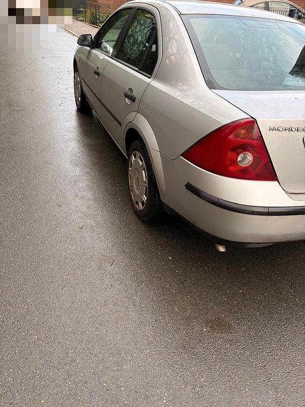 Gebraucht Ford Mondeo 110 PS (80 kW) 2001 Silber Limousine