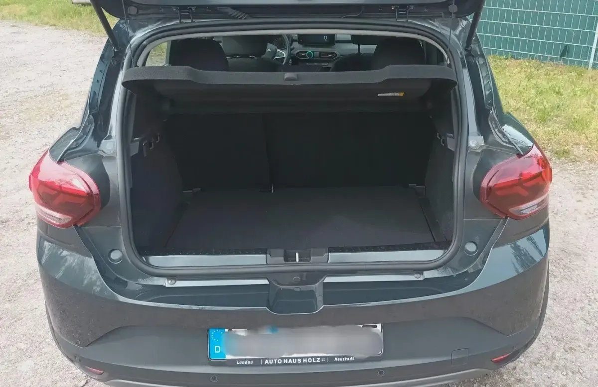 Gebraucht Dacia Sandero Expression 91 PS (66 kW) 2023 Grau Limousine