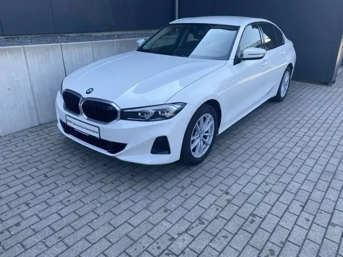 Gebraucht BMW 318 156 PS (114 kW) 2025 Weiß Limousine