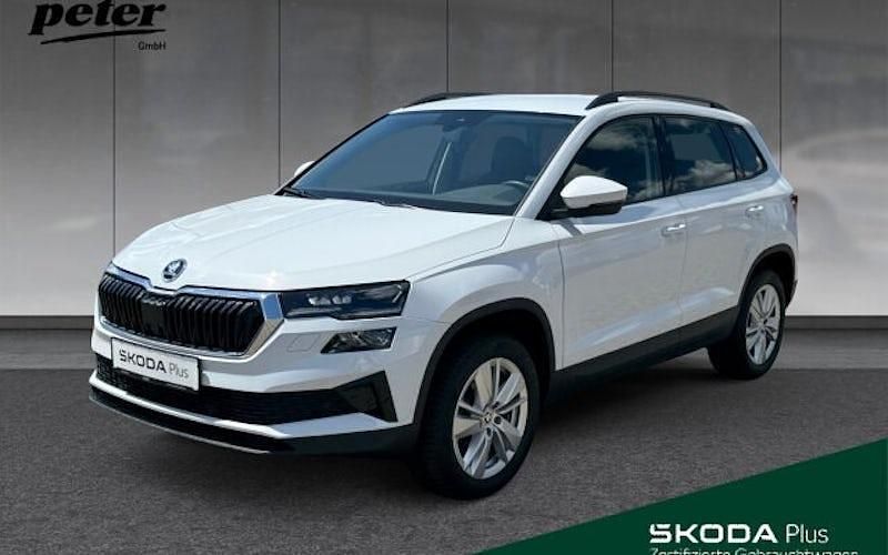 Weiß Gebraucht 2024 Skoda Karoq Drive SUV | 39.490 € (Teuer) - Bild 1/4