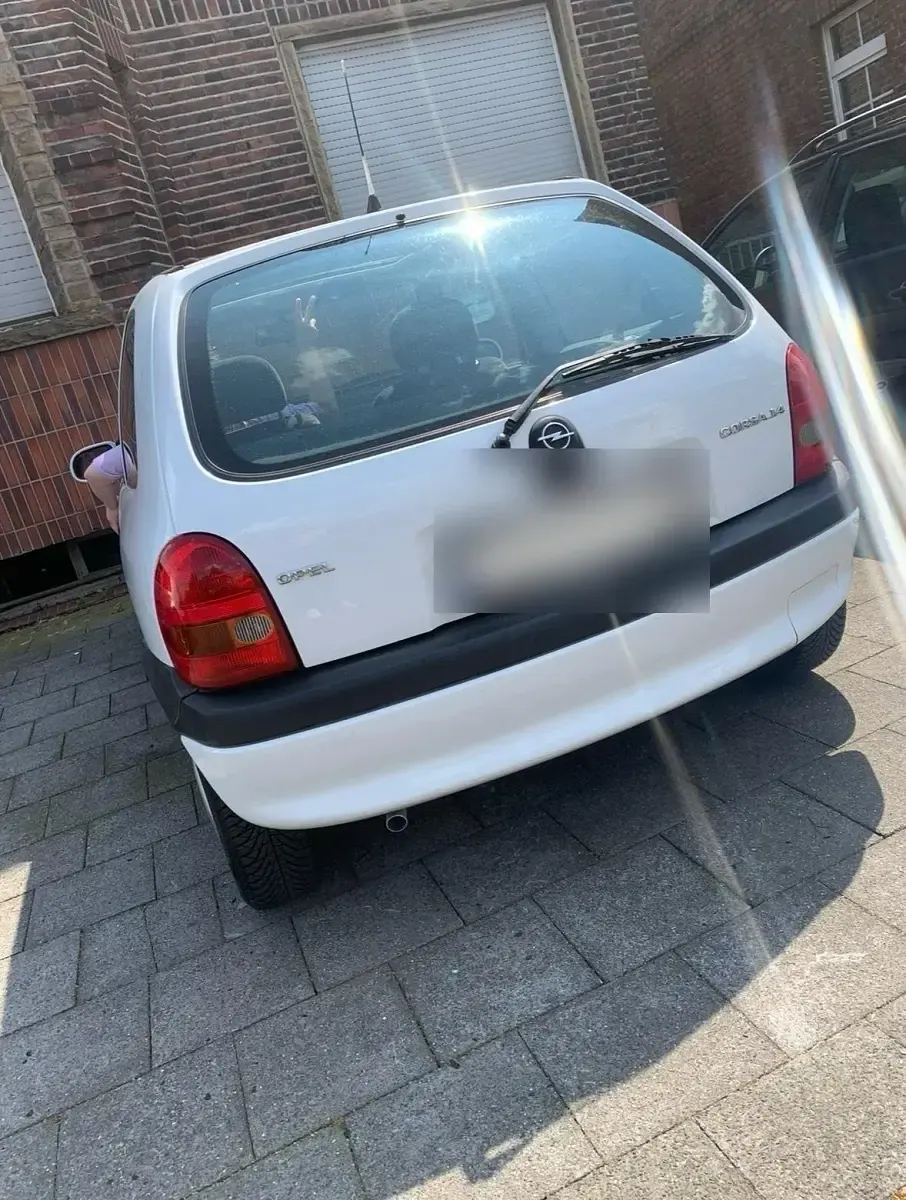 Używany Opel Corsa Swing 60 KM (44 kW) 1997 Biały Hatchback