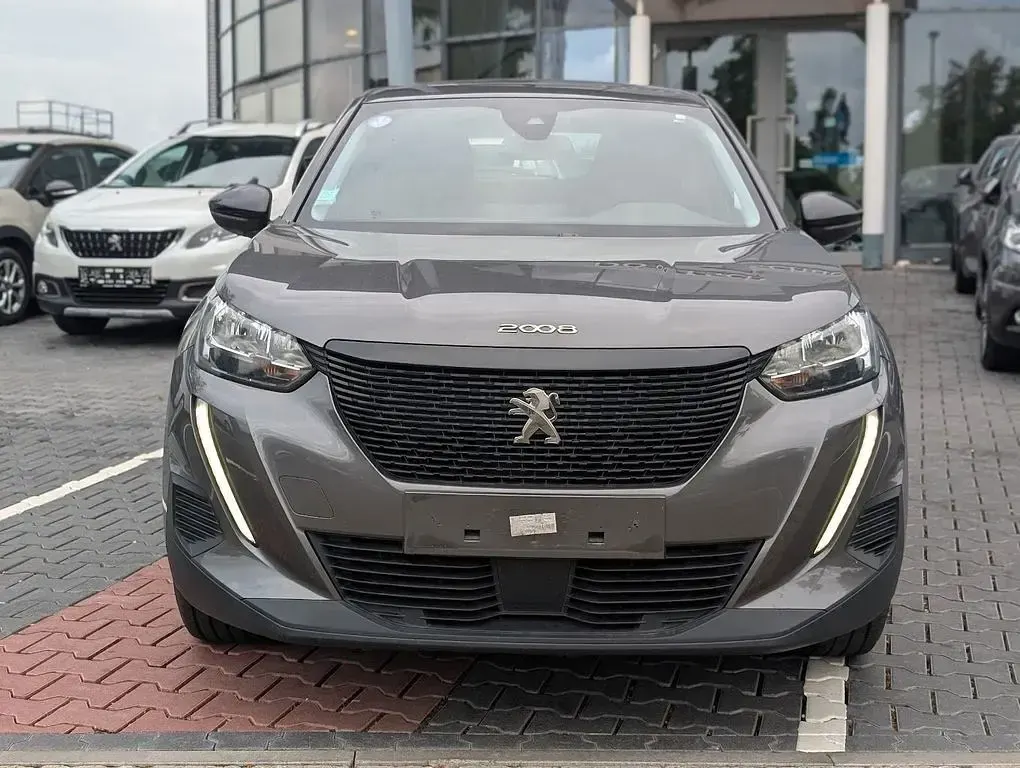 Gebraucht Peugeot 2008 Active 102 PS (75 kW) 2022 Platiniumgrau (metallic) SUV