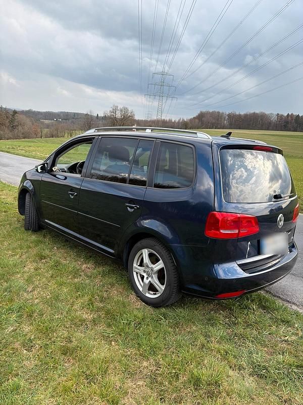Gebraucht VW Touran 140 PS (102 kW) 2012 Blau Van / Kleinbus