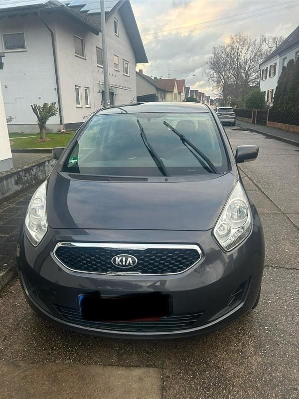 Gebraucht Kia Venga 90 PS (66 kW) 2014 Grau Kleinwagen