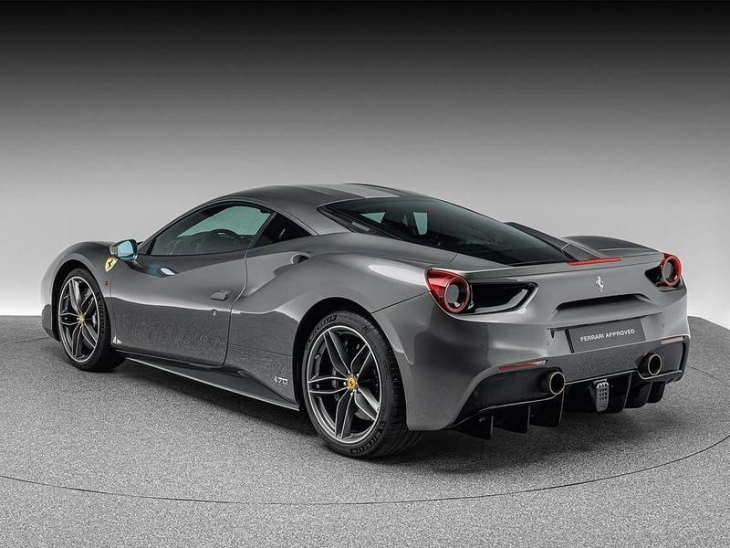 Gebraucht Ferrari 488 669 PS (492 kW) 2018 Grau Coupé