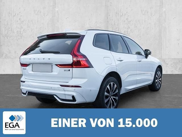 Gebraucht Volvo XC60 Plus 250 PS (183 kW) 2023 Weiß metallic SUV
