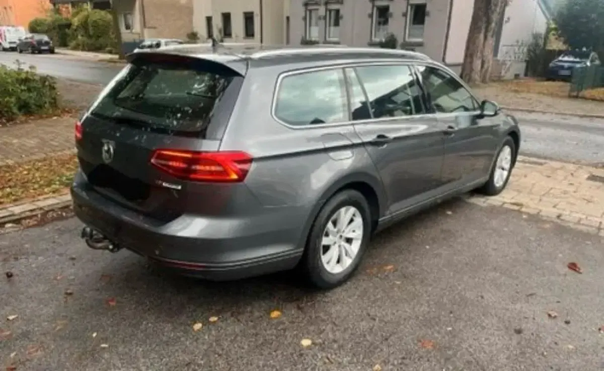 Gebraucht VW Passat 120 PS (88 kW) 2015 Grau Kombi