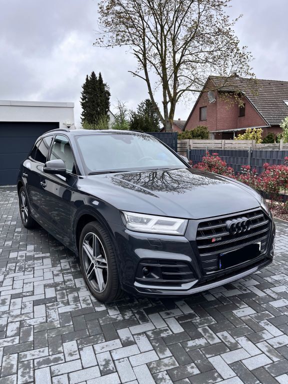 Grau Gebraucht 2020 Audi SQ5 Ambiente SUV | 42.999 € (Superpreis) - Bild 1/4