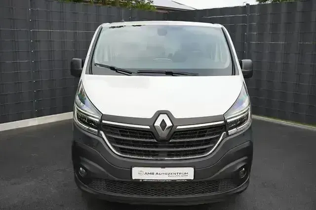 Gebraucht Renault Trafic Komfort 95 PS (69 kW) 2020 Weiß Van / Kleinbus