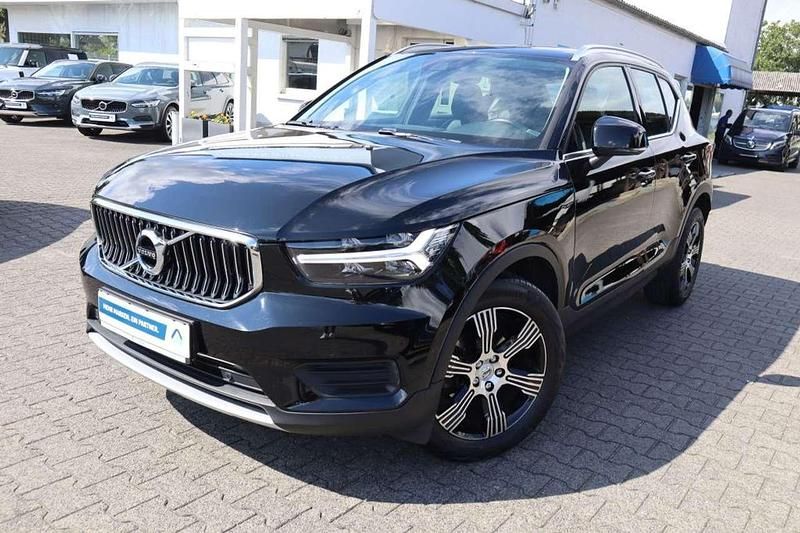 Black solid stone Gebraucht 2019 Volvo XC40 Inscription SUV | 22.970 € (Fairer Preis) - Bild 1/2