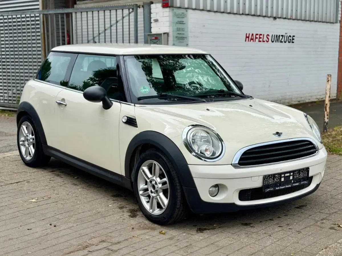 Gebraucht Mini Cooper 75 PS (55 kW) 2009 Weiß Kleinwagen