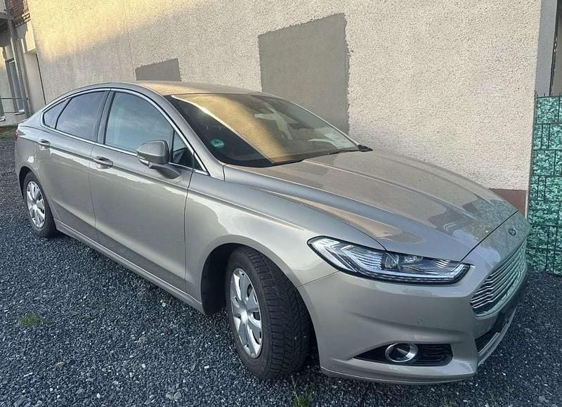 Beige Gebraucht 2015 Ford Mondeo Titanium Limousine | 12.800 € (Guter Preis) - Bild 1/4