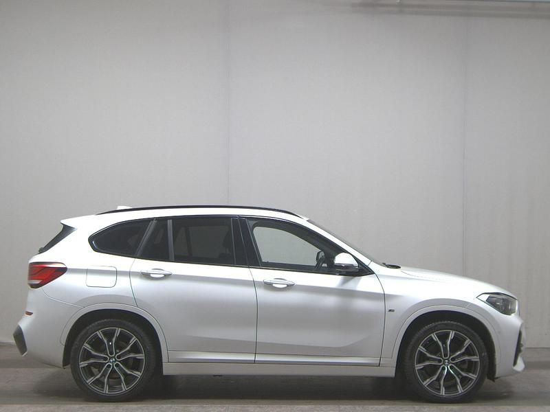 Weiss Gebraucht 2021 BMW X1 M Sport SUV | 16.450 € (Guter Preis) - Bild 1/4