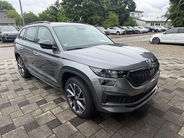 Grau Gebraucht 2022 Skoda Kodiaq SportLine SUV | 33.980 € (Fairer Preis) - Bild 1/4
