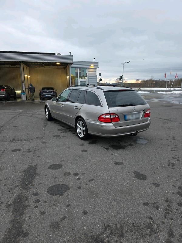 Gebraucht Mercedes E320 224 PS (164 kW) 2004 Grau Kombi