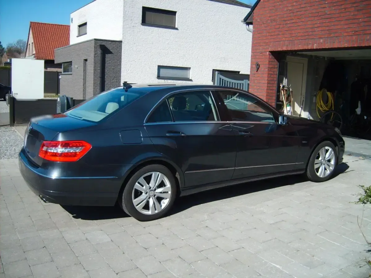 Gebraucht Mercedes E350 292 PS (214 kW) 2010 Grau Limousine