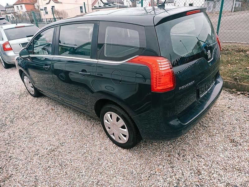 Gebraucht Peugeot 5008 Premium 156 PS (114 kW) 2010 Grau Van / Kleinbus