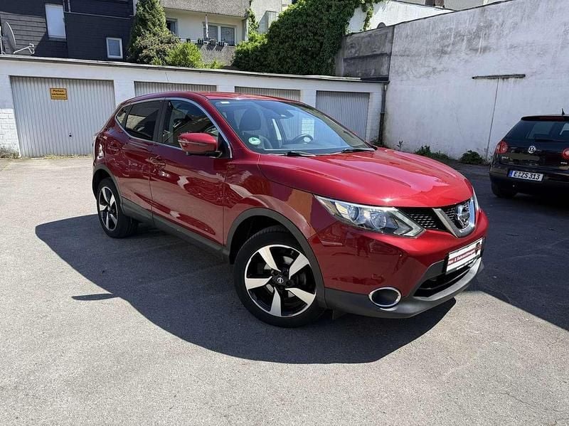 New red (m) Gebraucht 2016 Nissan Qashqai 360º SUV | 12.990 € (Guter Preis) - Bild 1/4