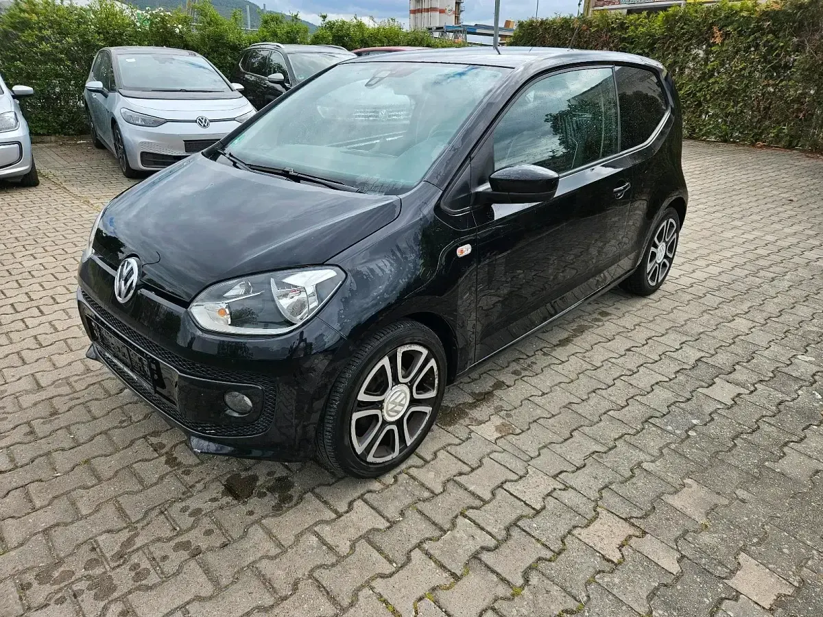Käytetty VW up! high up! 75 HP (55 kW) 2012 Musta Viistoperä