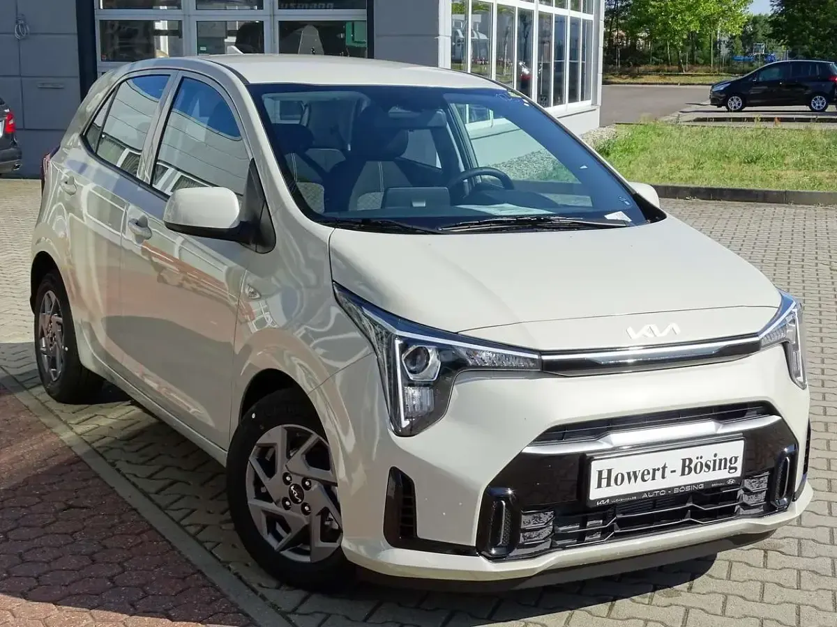 Gebraucht Kia Picanto Vision 63 PS (46 kW) 2024 (m9y) milky beige met. Kleinwagen