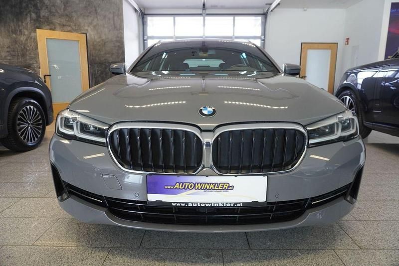 Gebraucht BMW 530e 292 PS (214 kW) 2021 Silber Kombi
