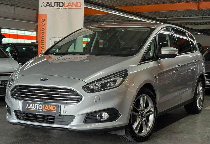 Gebraucht Ford S-MAX Titanium 239 PS (175 kW) 2017 Silber Van / Kleinbus