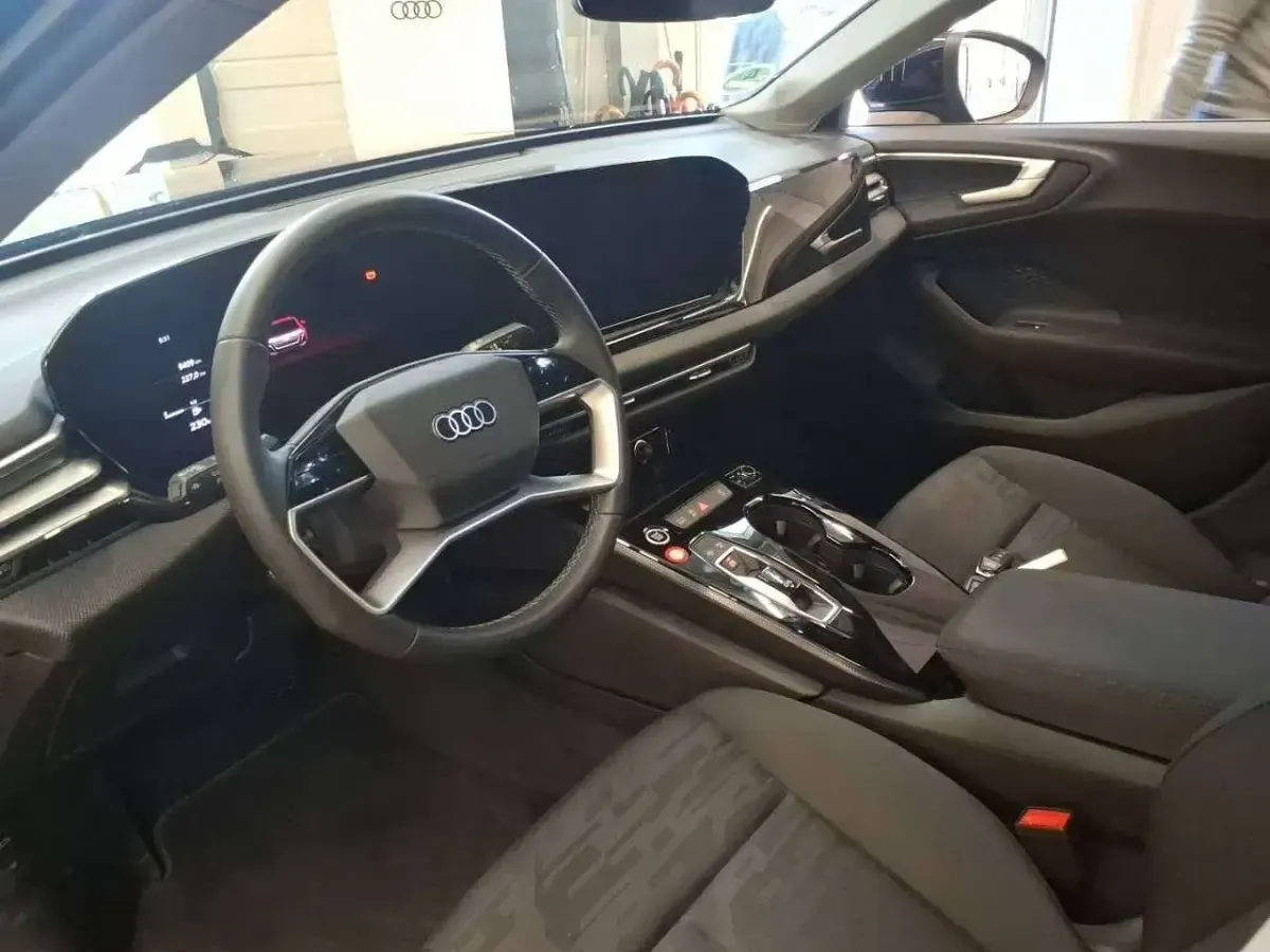 Gebraucht Audi A5 204 PS (150 kW) 2025 Firmamentblau metallic Limousine