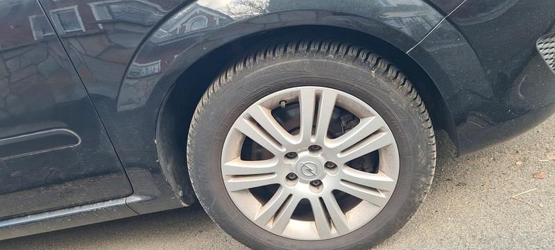 Gebraucht Opel Zafira 110 PS (80 kW) 2012 Schwarz Van / Kleinbus