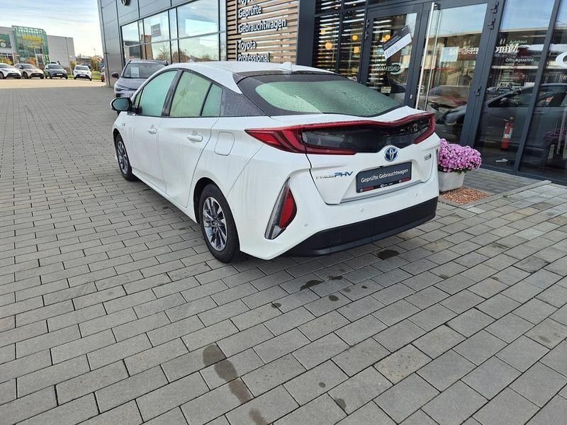 Gebraucht Toyota Prius Plug-in Hybrid Comfort 122 PS (89 kW) 2020 Novaweiß perleffekt Kleinwagen