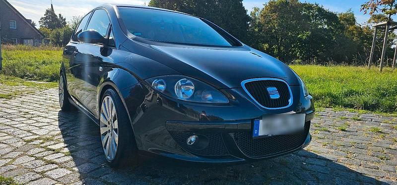 Schwarz Gebraucht 2006 Seat Altea Van / Kleinbus | 3.100 € (Fairer Preis) - Bild 1/4