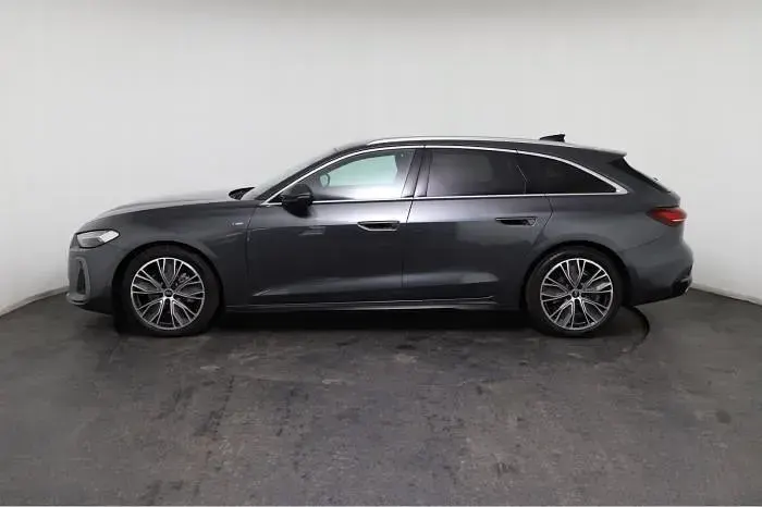 Neu Audi A5 204 PS (150 kW) 2026 Grau, daytonagrau perleffekt (6y) Kombi