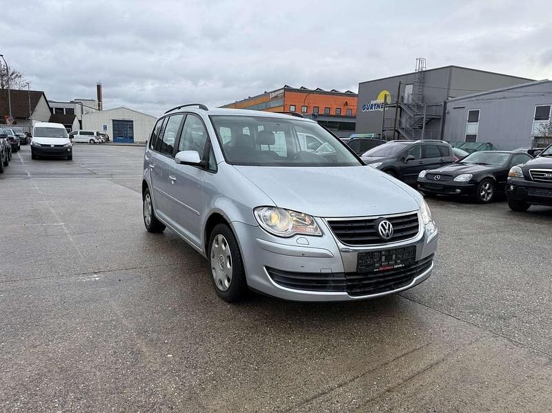 Gebraucht VW Touran Trendline 140 PS (102 kW) 2008 Reflexsilber metallic Van / Kleinbus