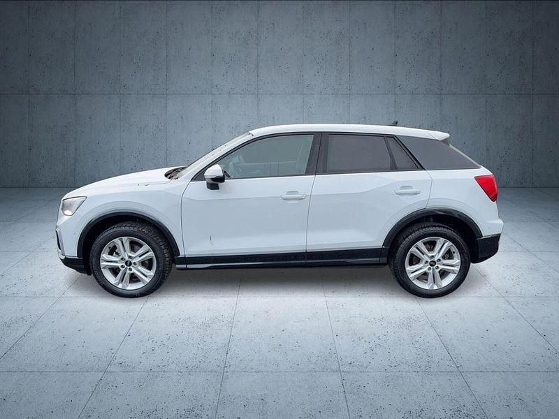 Gebraucht Audi Q2 Advanced Plus 150 PS (110 kW) 2024 Gletscherweiß metallic SUV