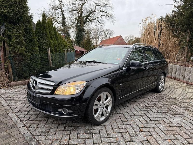 Gebraucht Mercedes C220 170 PS (125 kW) 2010 Schwarz Kombi