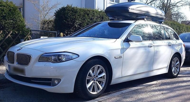 Gebraucht BMW 530 Shadowline 245 PS (180 kW) 2011 Weiß Kombi