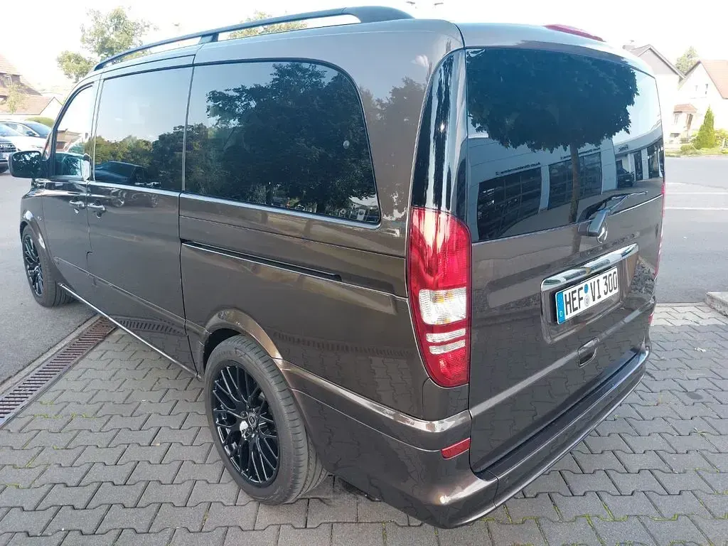 Gebraucht Mercedes Viano Edition 224 PS (164 kW) 2011 Braun Van / Kleinbus
