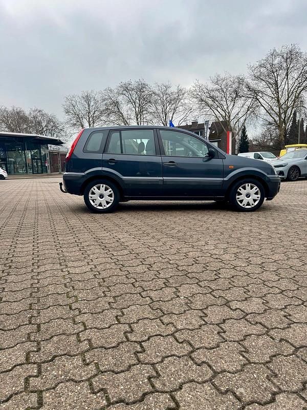 Gebraucht Ford Fusion 90 PS (66 kW) 2009 Blau Kleinwagen