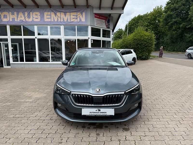 Grau Gebraucht 2019 Skoda Scala Business Line Kleinwagen | 16.990 € (Fairer Preis) - Bild 1/4