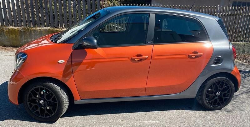 Gebraucht Smart ForFour Passion 90 PS (66 kW) 2017 Orange Kleinwagen