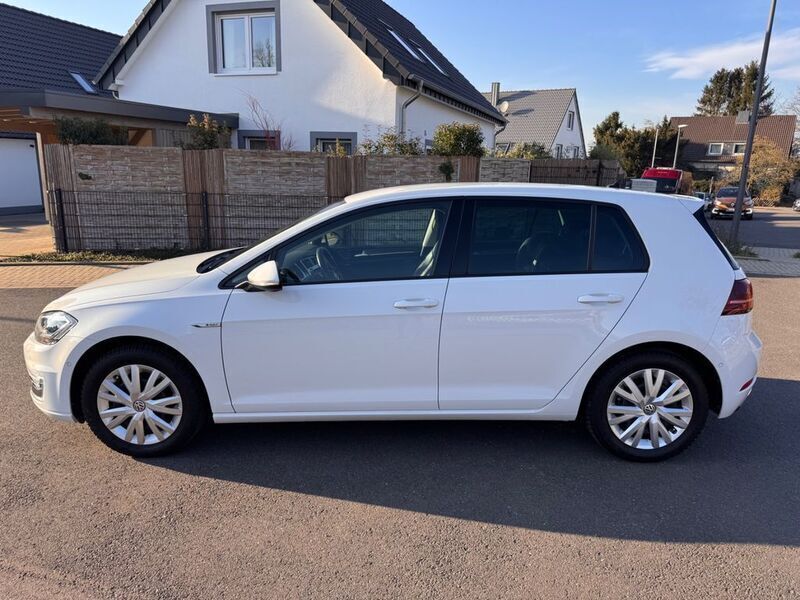 Weiß Gebraucht 2020 VW e-Golf S Kleinwagen | 19.999 € (Teuer) - Bild 1/4