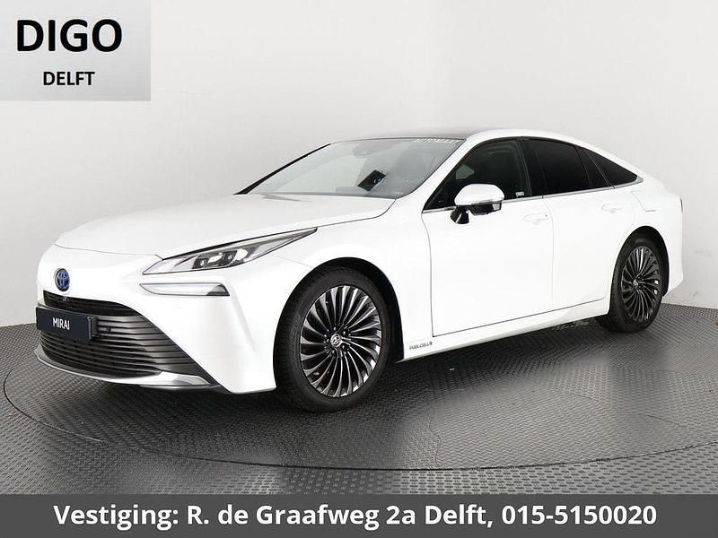 Weiß Gebraucht 2021 Toyota Mirai H2 Limousine | 38.699 € - Bild 1/4