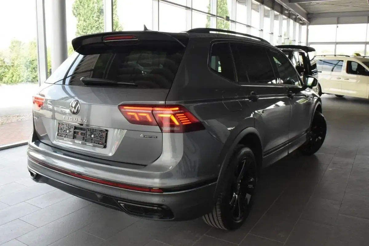 Gebraucht VW Tiguan Allspace R-line 245 PS (180 kW) 2022 Grau SUV