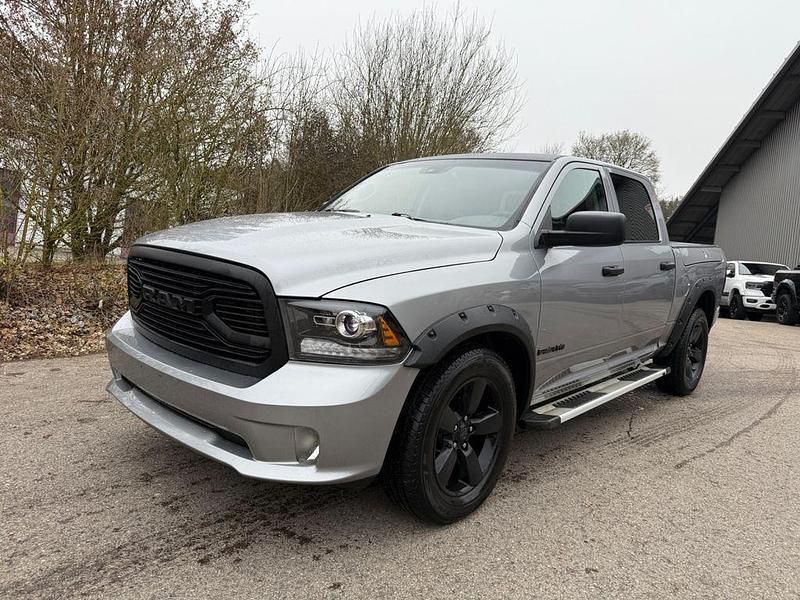Silber Gebraucht 2021 Dodge Ram Abholung | 28.900 € - Bild 1/4