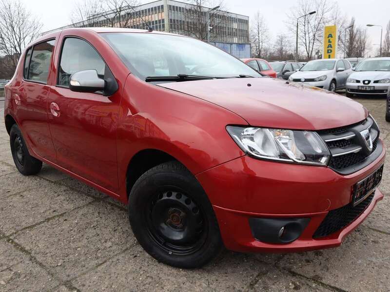 Feuerrot Gebraucht 2017 Dacia Sandero Prestige Kleinwagen | 5.999 € (Superpreis) - Bild 1/4