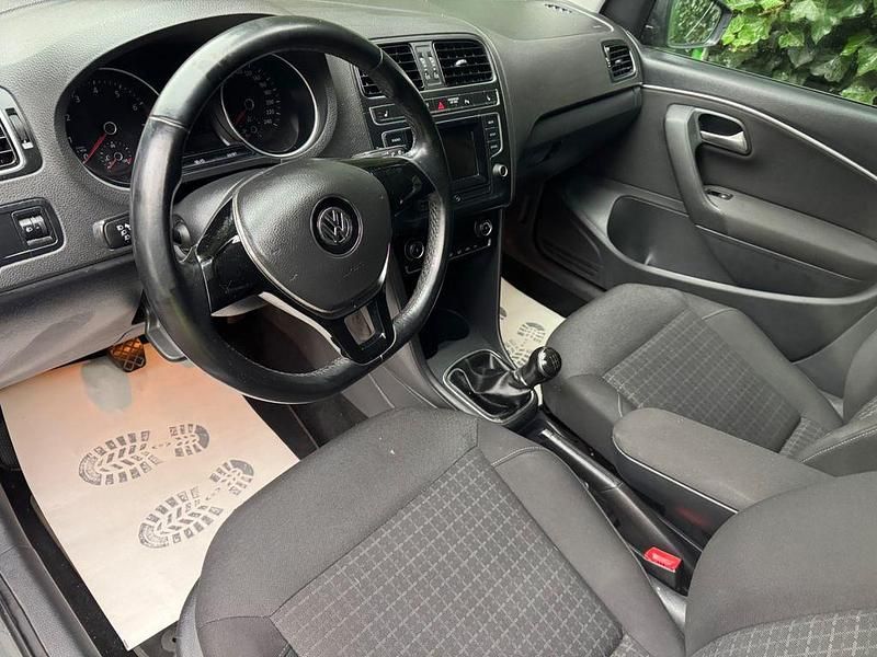 Gebraucht VW Polo Comfortline 75 PS (55 kW) 2015 Grau Limousine