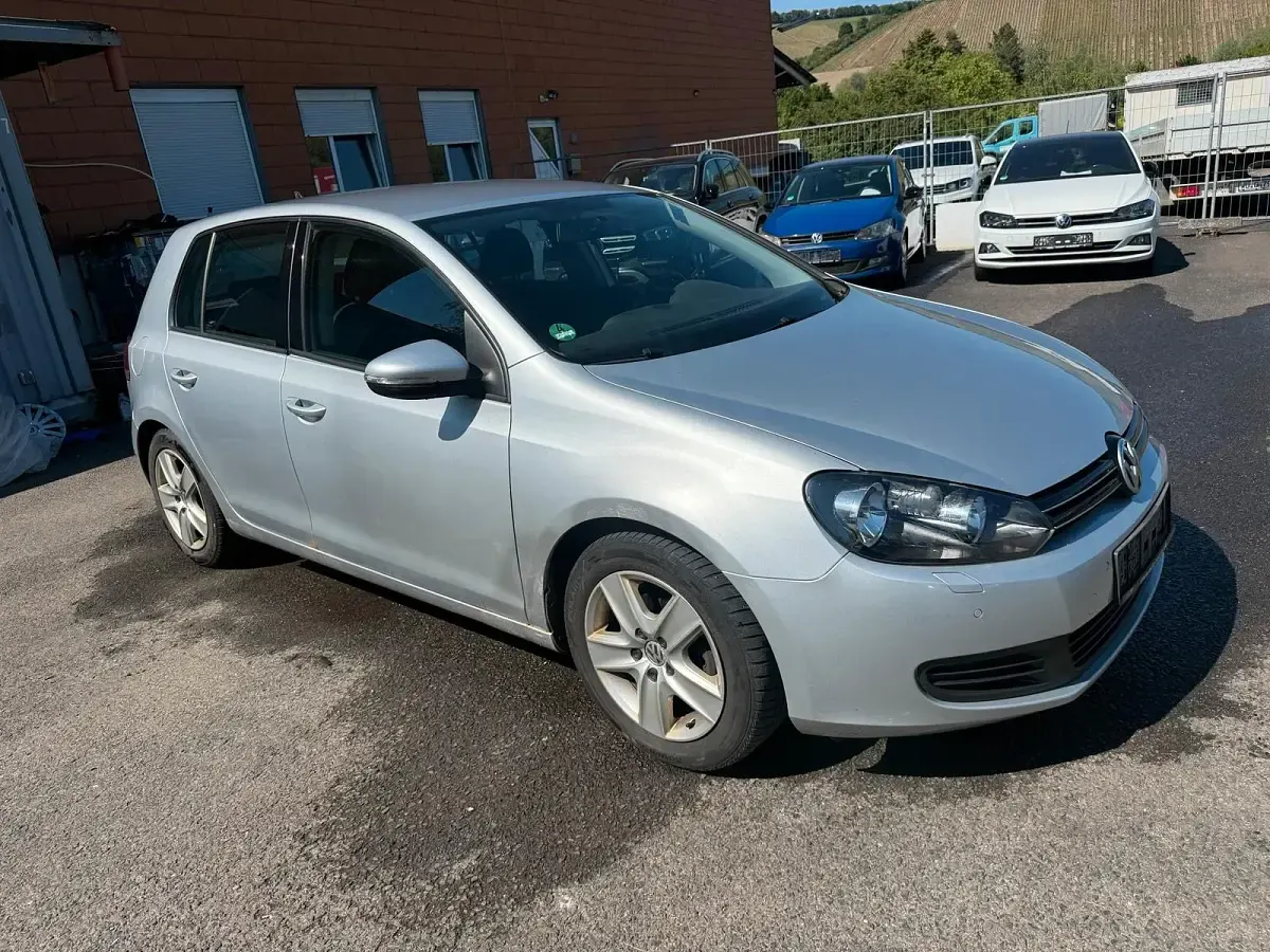 Gebraucht VW Golf VI Comfortline 110 PS (80 kW) 2009 Silber Kleinwagen