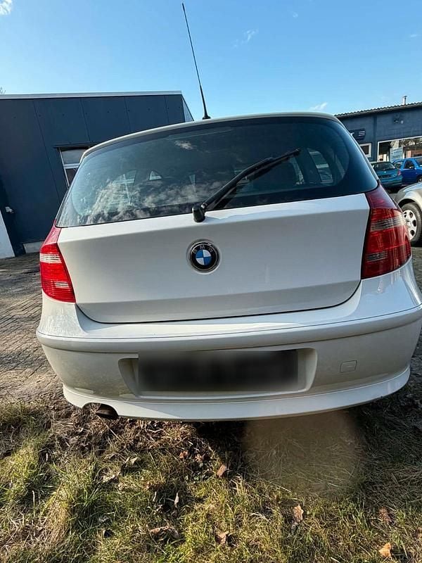Gebraucht BMW 116 120 PS (88 kW) 2009 Weiß Kleinwagen